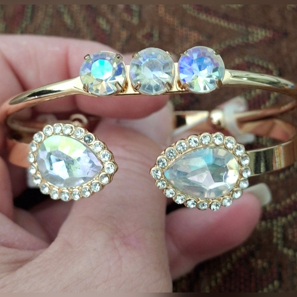 New 2pc Anna & Ava Aurora Borealis Crystal Gold Bracelets. - Picture 9 of 16